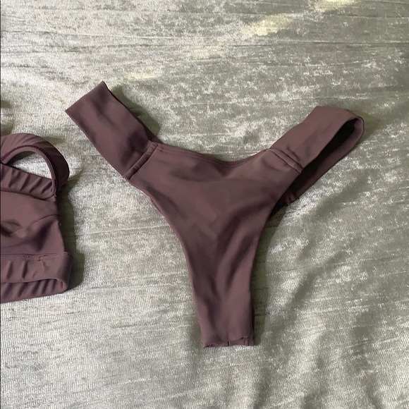 Lavender bikini - Picture 4 of 5